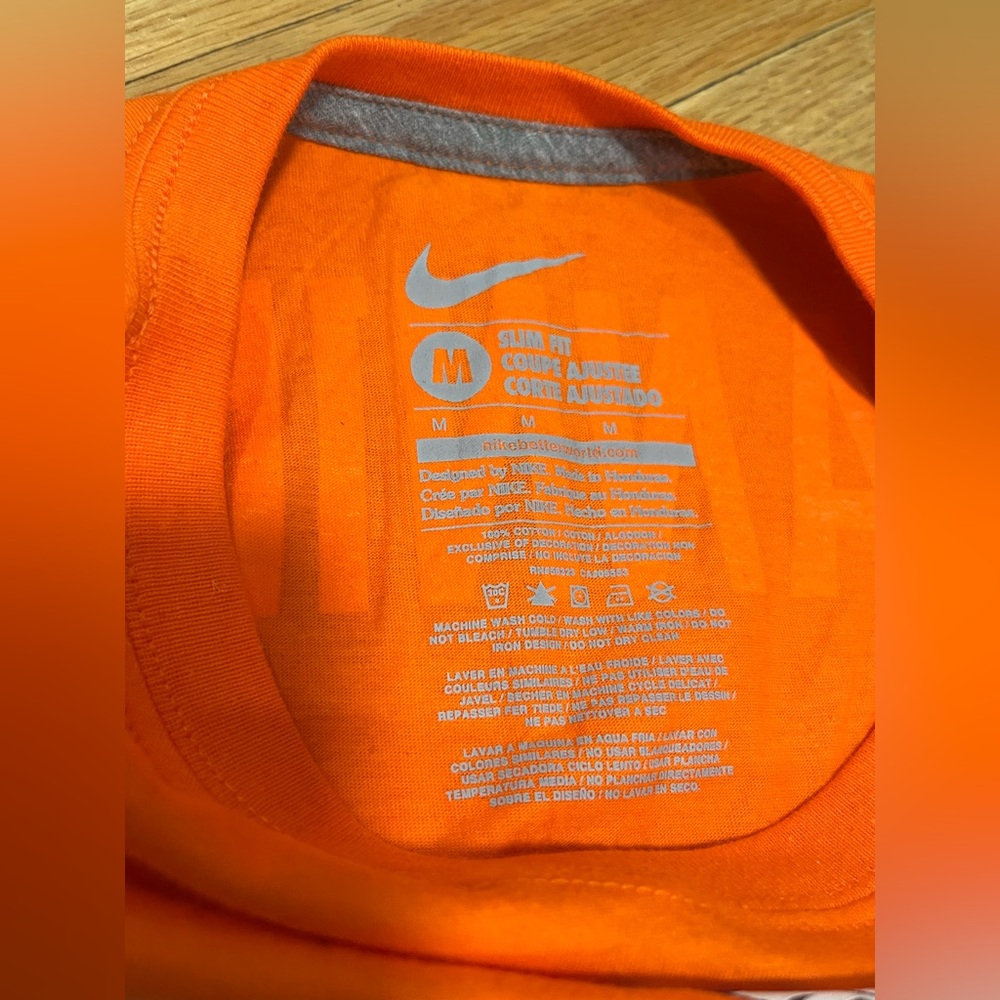 NWT - Nike NFL Denver Broncos, Peyton Manning, Women’s t-shirt, size M - Picture 8 of 8